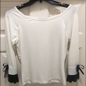Ivory boat-neck 3/4-sleeve ruffled top